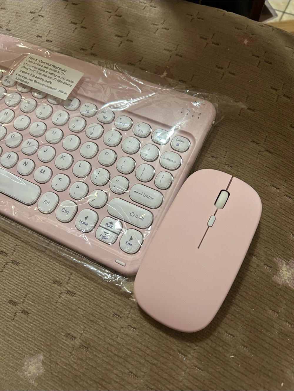 Pink Bluetooth Wireless Keyboard & Mouse Set - Picture 4 of 4